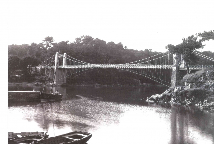 Le vieux pont suspendu